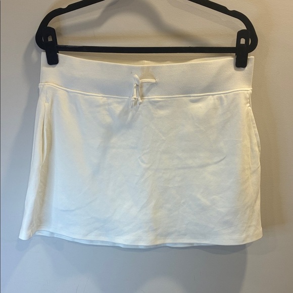 Wild Fable Cream Mini Skirt Size Large - Picture 2 of 4